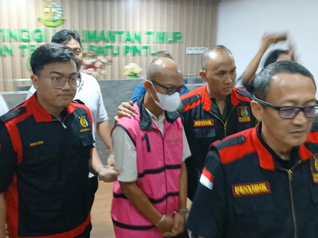 Pihak Adpidsus Kejati Kaltim kembali menetapkan tersangka (Rompi Pink) terkait kasus korupsi pertambangan.